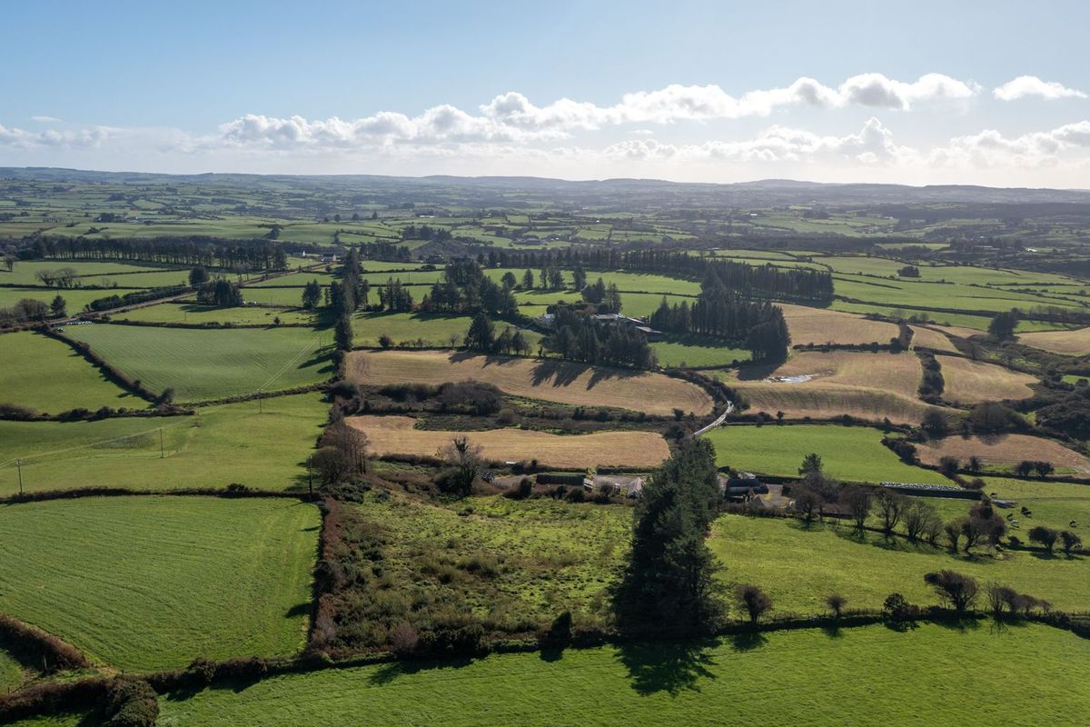 Traditional Farmhouse For Sale: Closh House, Meenies Middle, Drimoleague, Co. Cork Traditional Farmhouse For Sale: Closh House, Meenies Middle, Drimoleague, Co. Cork