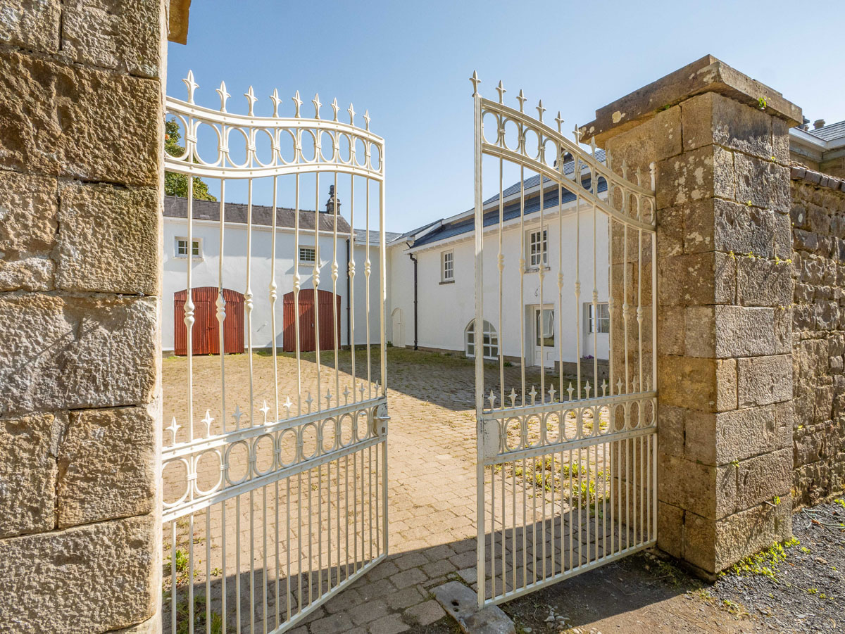 Period Residence For Sale: Drumlease Glebe House, Dromahair, Co. Leitrim Period Residence For Sale: Drumlease Glebe House, Dromahair, Co. Leitrim