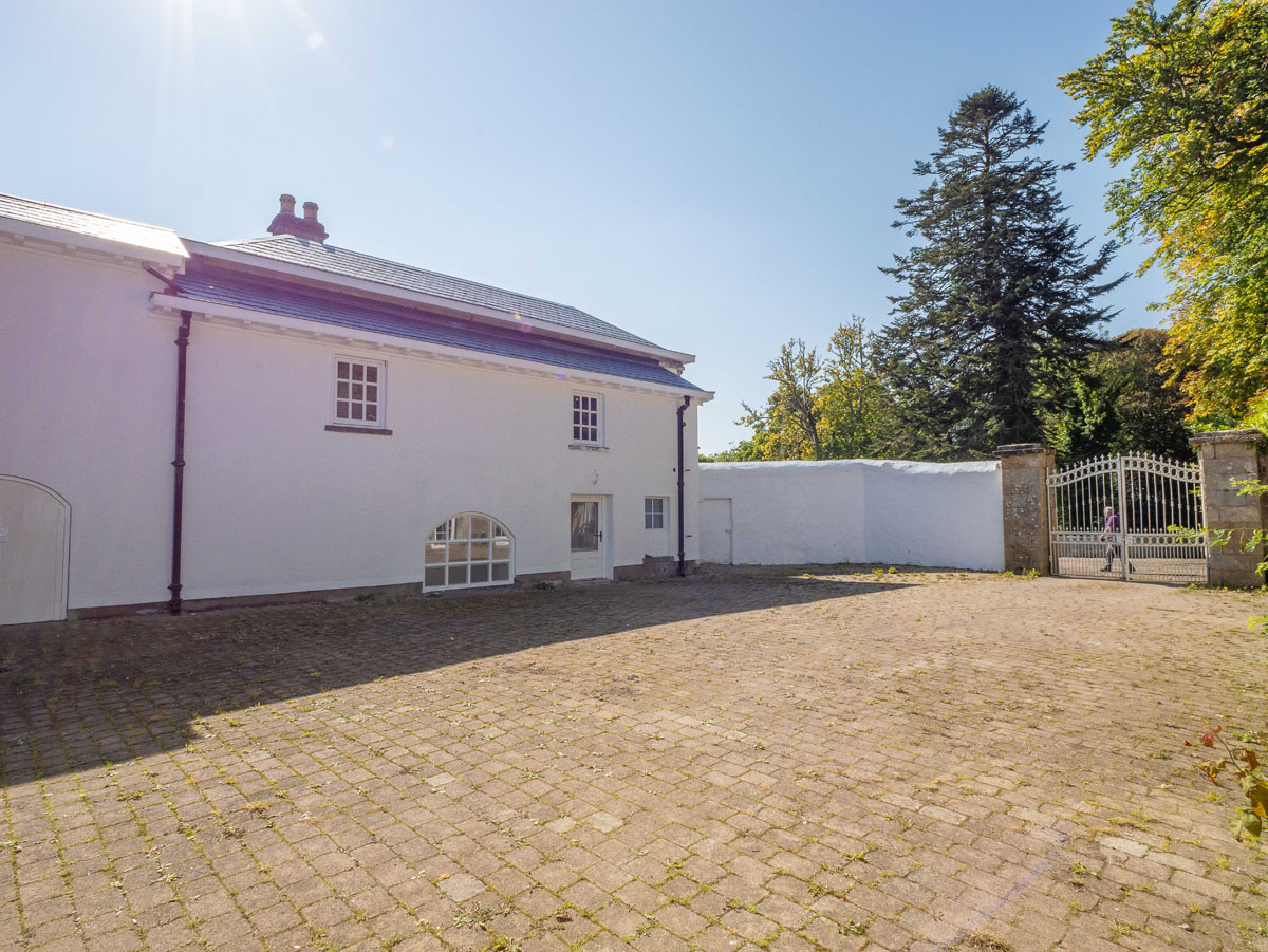 Period Residence For Sale: Drumlease Glebe House, Dromahair, Co. Leitrim Period Residence For Sale: Drumlease Glebe House, Dromahair, Co. Leitrim