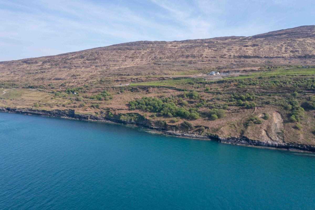 Waterfront Holding For Sale: Foilakilly, Kilcrohane, Co. Cork Waterfront Holding For Sale: Foilakilly, Kilcrohane, Co. Cork