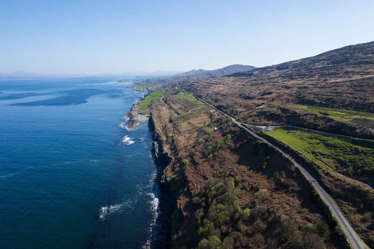 Waterfront Holding For Sale: Foilakilly, Kilcrohane, Co. Cork Waterfront Holding For Sale: Foilakilly, Kilcrohane, Co. Cork