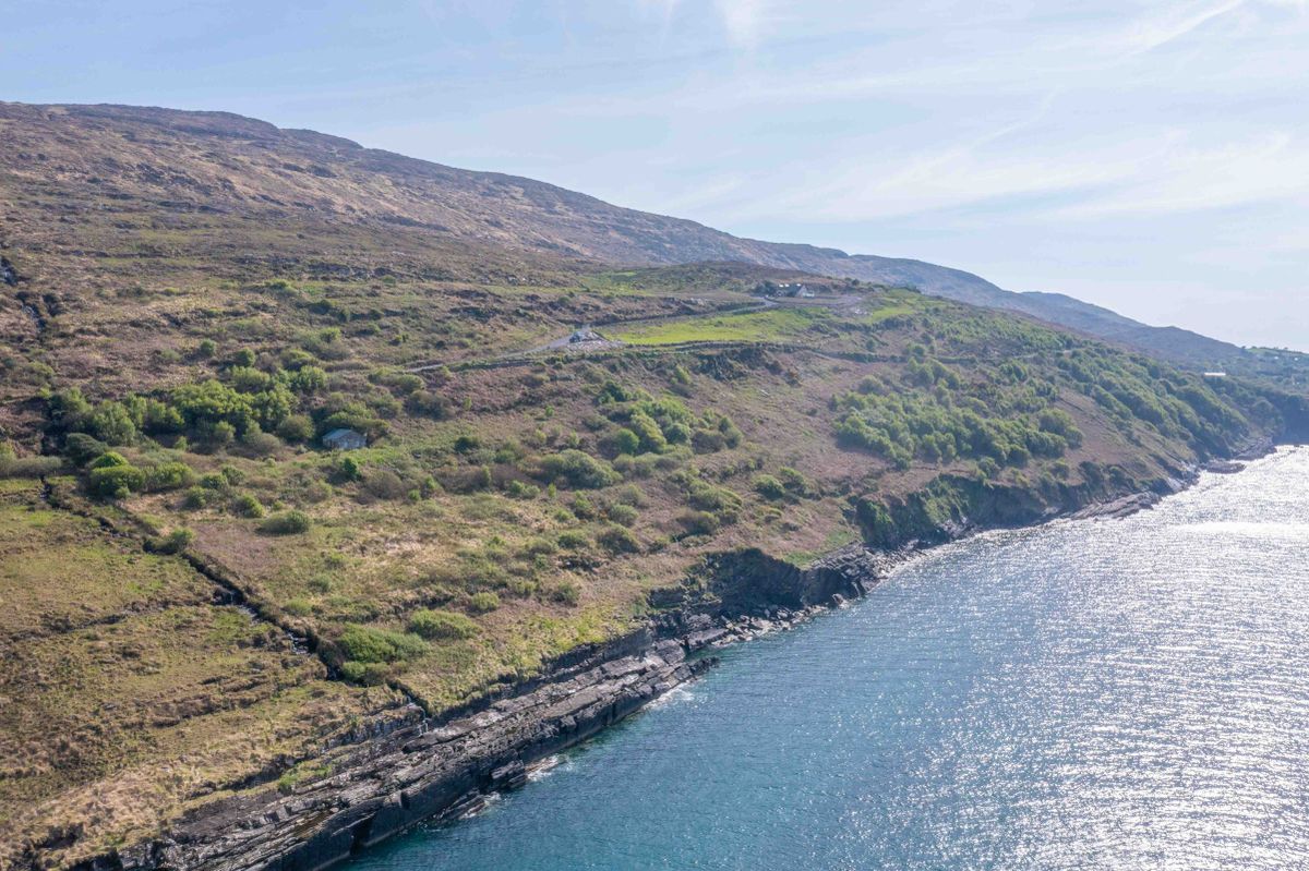 Waterfront Holding For Sale: Foilakilly, Kilcrohane, Co. Cork Waterfront Holding For Sale: Foilakilly, Kilcrohane, Co. Cork