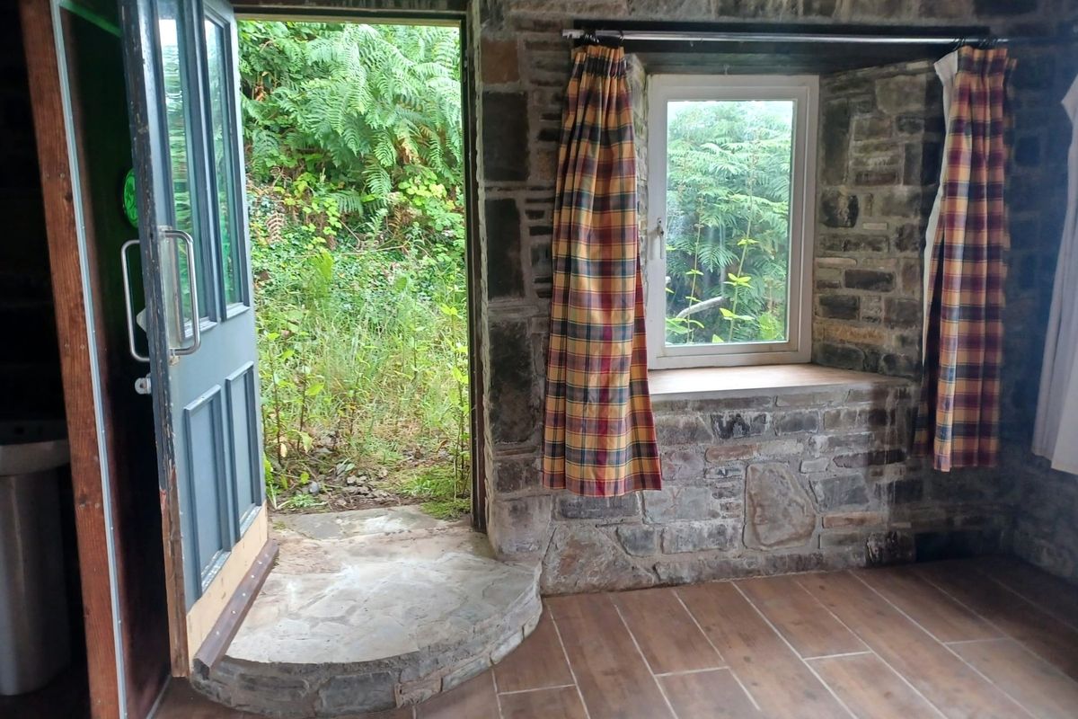 Waterfront Holding For Sale: Foilakilly, Kilcrohane, Co. Cork Waterfront Holding For Sale: Foilakilly, Kilcrohane, Co. Cork