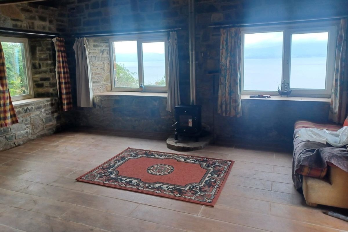 Waterfront Holding For Sale: Foilakilly, Kilcrohane, Co. Cork Waterfront Holding For Sale: Foilakilly, Kilcrohane, Co. Cork