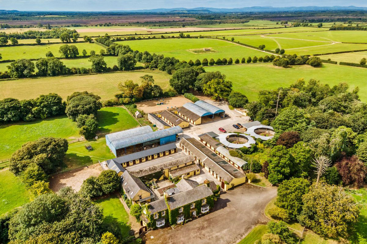 Racing Yard For Sale: Killeens, Ballynonty, Thurles, Co. Tipperary