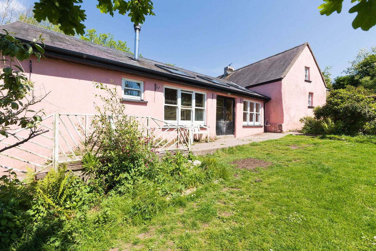 Extended Cottage For Sale: Marlogue Cottage, Walterstown, Cobh, Co. Cork Extended Cottage For Sale: Marlogue Cottage, Walterstown, Cobh, Co. Cork