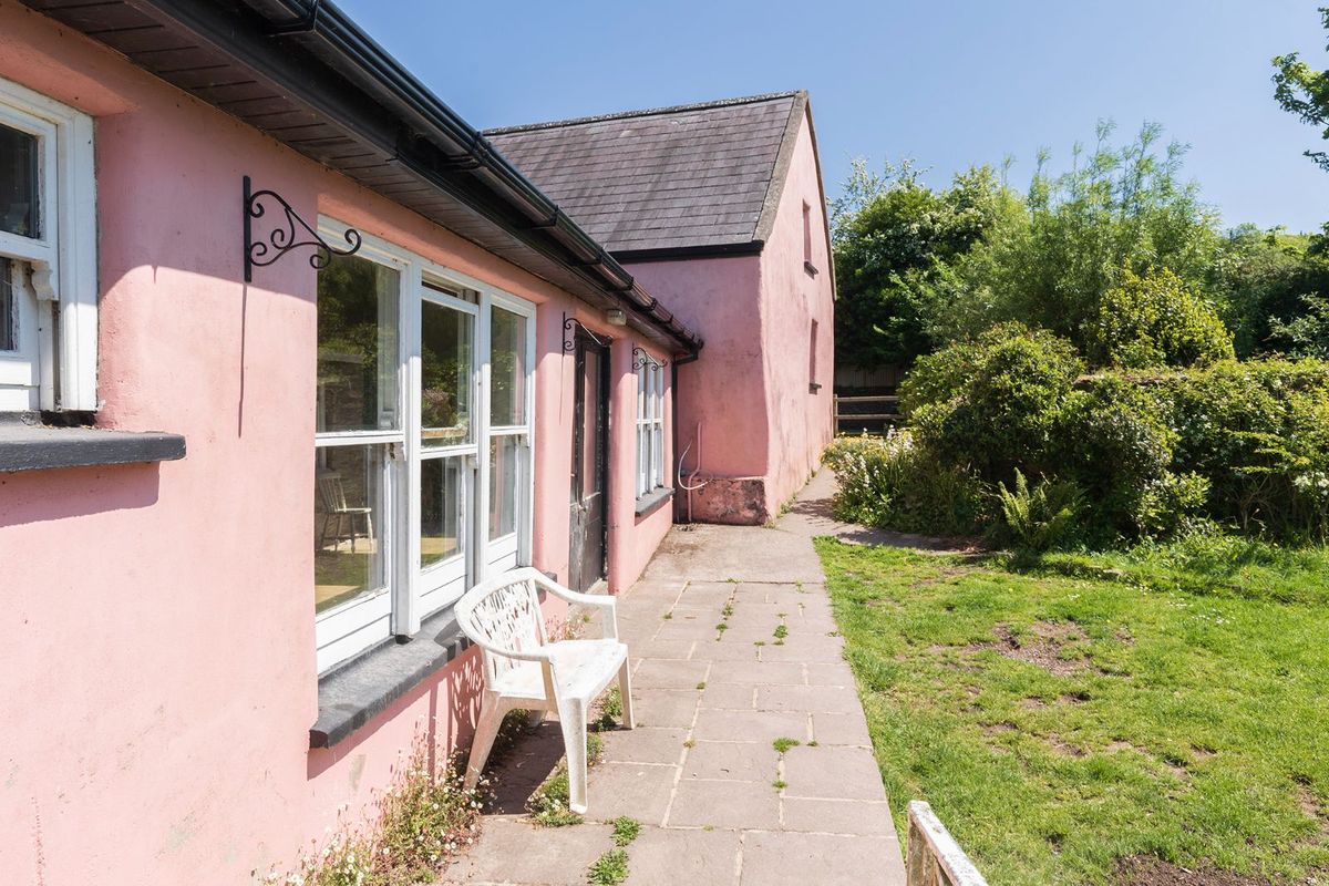 Extended Cottage For Sale: Marlogue Cottage, Walterstown, Cobh, Co. Cork Extended Cottage For Sale: Marlogue Cottage, Walterstown, Cobh, Co. Cork