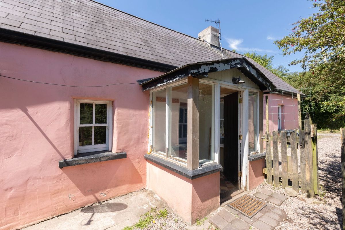 Extended Cottage For Sale: Marlogue Cottage, Walterstown, Cobh, Co. Cork Extended Cottage For Sale: Marlogue Cottage, Walterstown, Cobh, Co. Cork