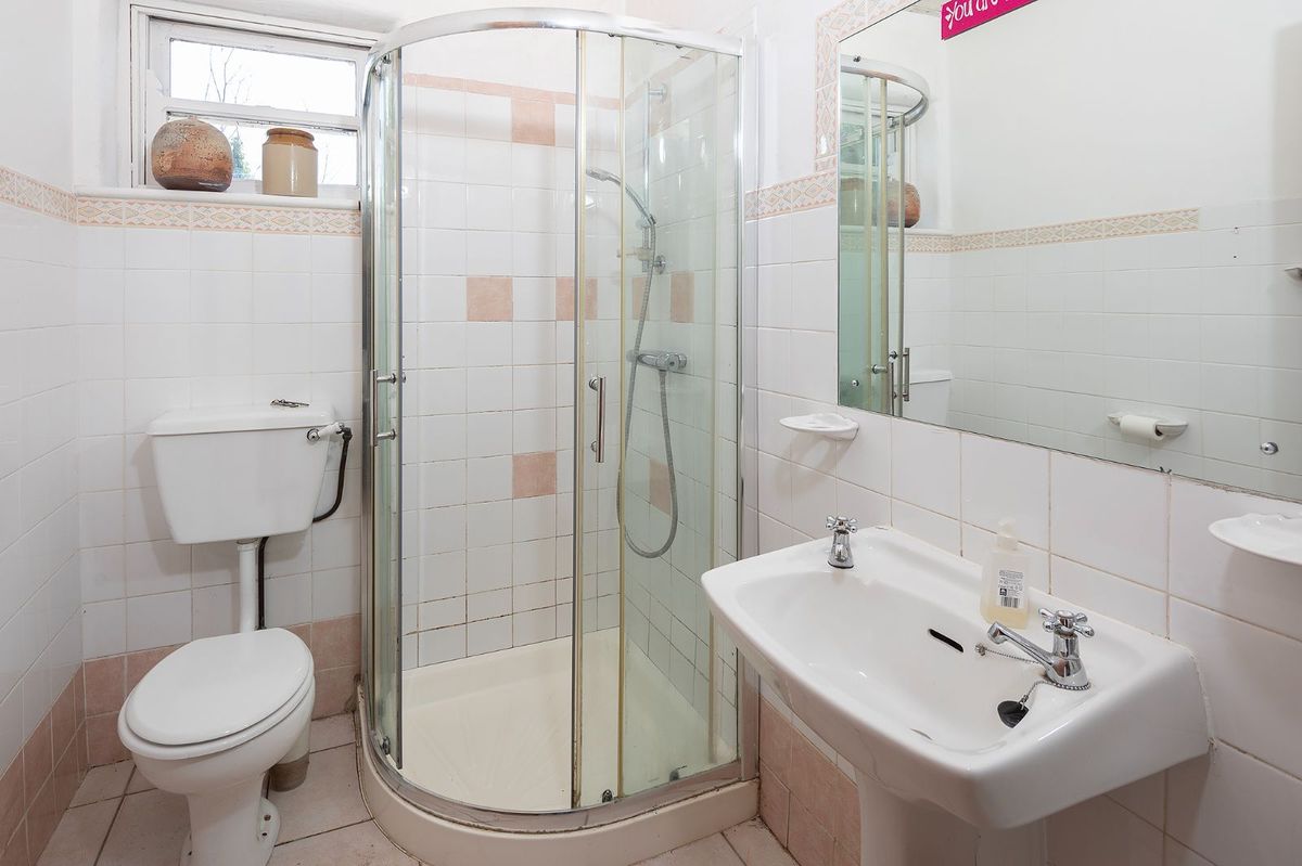 Extended Cottage For Sale: Marlogue Cottage, Walterstown, Cobh, Co. Cork Extended Cottage For Sale: Marlogue Cottage, Walterstown, Cobh, Co. Cork