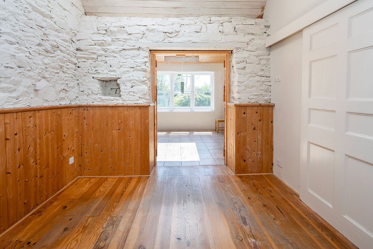 Extended Cottage For Sale: Marlogue Cottage, Walterstown, Cobh, Co. Cork Extended Cottage For Sale: Marlogue Cottage, Walterstown, Cobh, Co. Cork