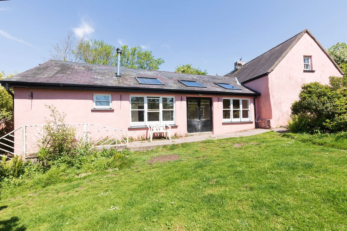 Extended Cottage For Sale: Marlogue Cottage, Walterstown, Cobh, Co. Cork Extended Cottage For Sale: Marlogue Cottage, Walterstown, Cobh, Co. Cork