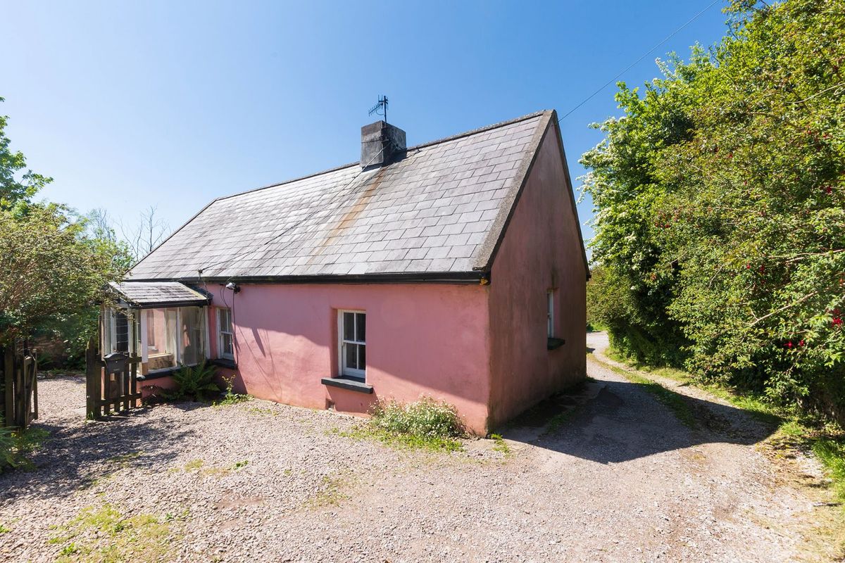 Extended Cottage For Sale: Marlogue Cottage, Walterstown, Cobh, Co. Cork Extended Cottage For Sale: Marlogue Cottage, Walterstown, Cobh, Co. Cork