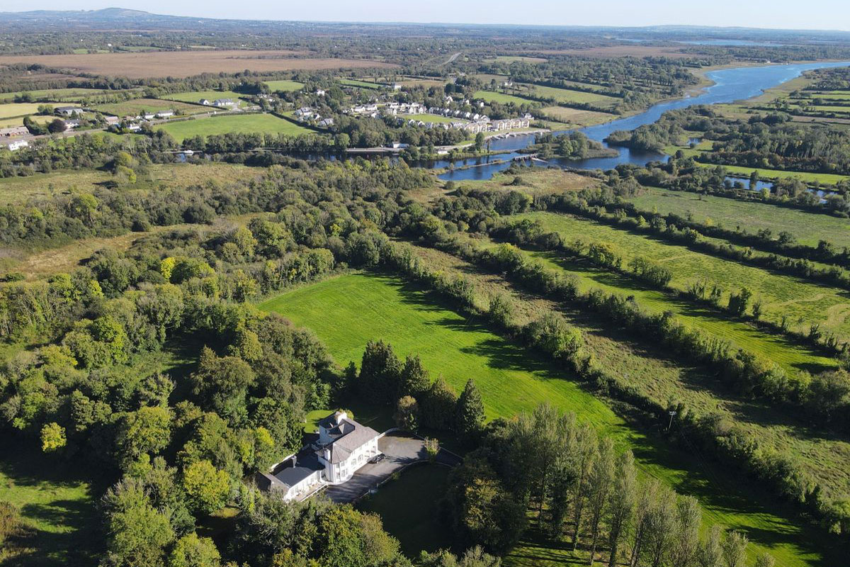 Period Residence For Sale: Mount Ashley, Glebe, Roosky, Co. Roscommon Period Residence For Sale: Mount Ashley, Glebe, Roosky, Co. Roscommon