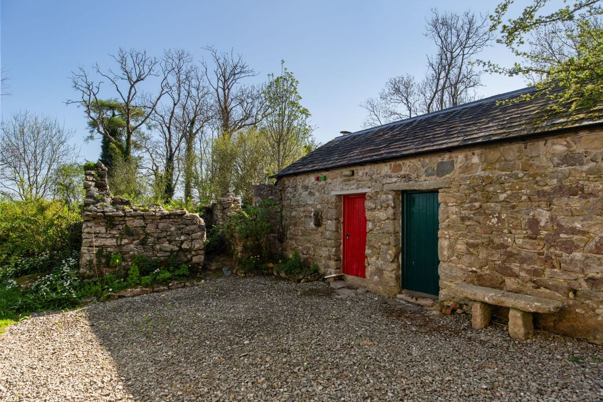 Renovated and Extended Farmhouse For Sale: Mount Coggill, Griffinstown, Borris, Co. Kilkenny Renovated and Extended Farmhouse For Sale: Mount Coggill, Griffinstown, Borris, Co. Kilkenny