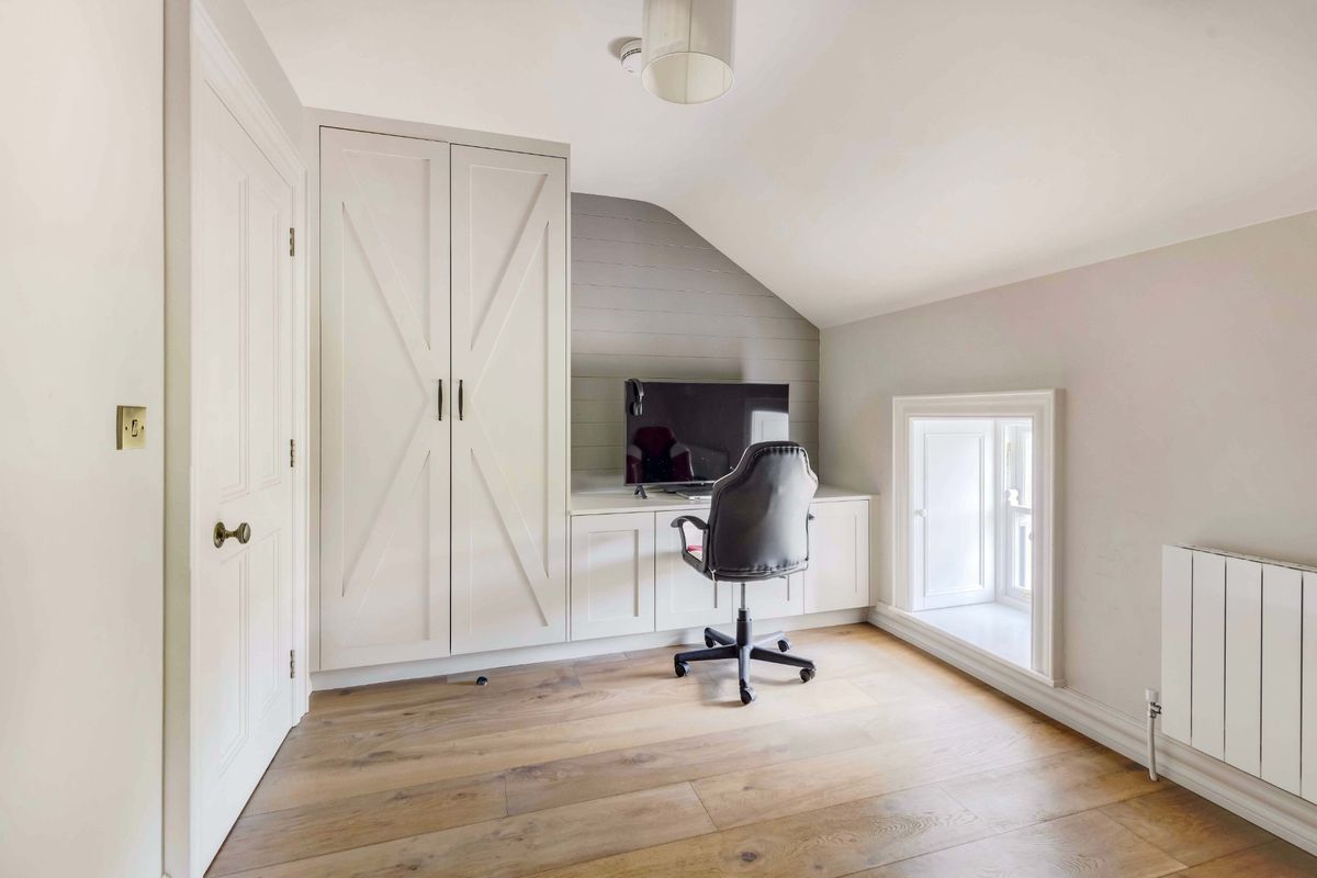 Restored period Residence For Sale: Mount Windsor House, Mountarmstrong, Donadea, Co. Kildare Restored period Residence For Sale: Mount Windsor House, Mountarmstrong, Donadea, Co. Kildare