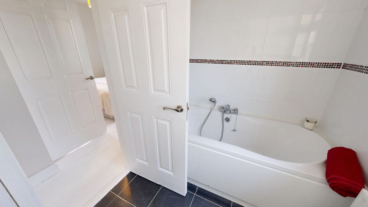 Family Home For Sale: Oldglass House, Ballacolla, Clough, Co. Laois Family Home For Sale: Oldglass House, Ballacolla, Clough, Co. Laois