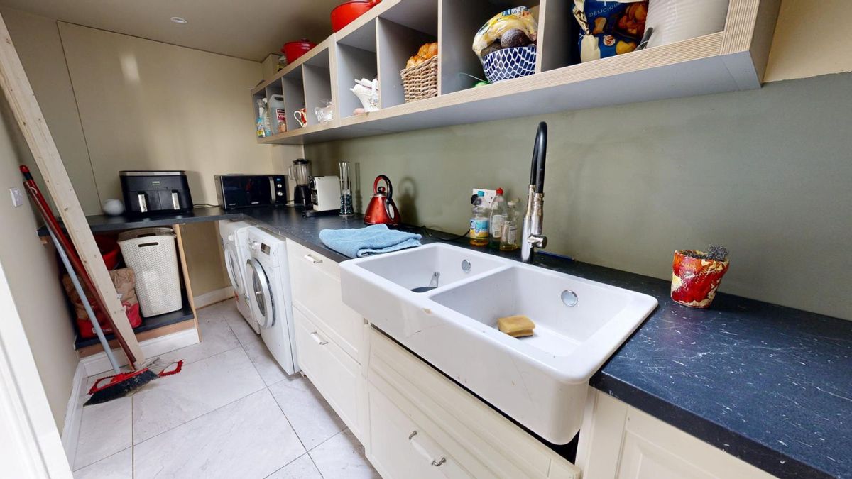 Family Home For Sale: Oldglass House, Ballacolla, Clough, Co. Laois Family Home For Sale: Oldglass House, Ballacolla, Clough, Co. Laois