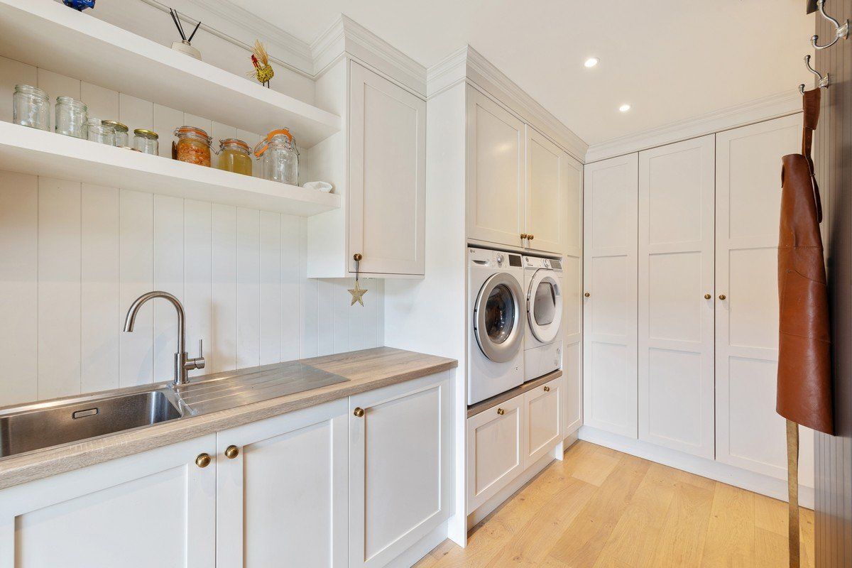 Regency Style Residence For Sale: Pembrokestown House, Gaulstown, Butlerstown, Co. Waterford Regency Style Residence For Sale: Pembrokestown House, Gaulstown, Butlerstown, Co. Waterford