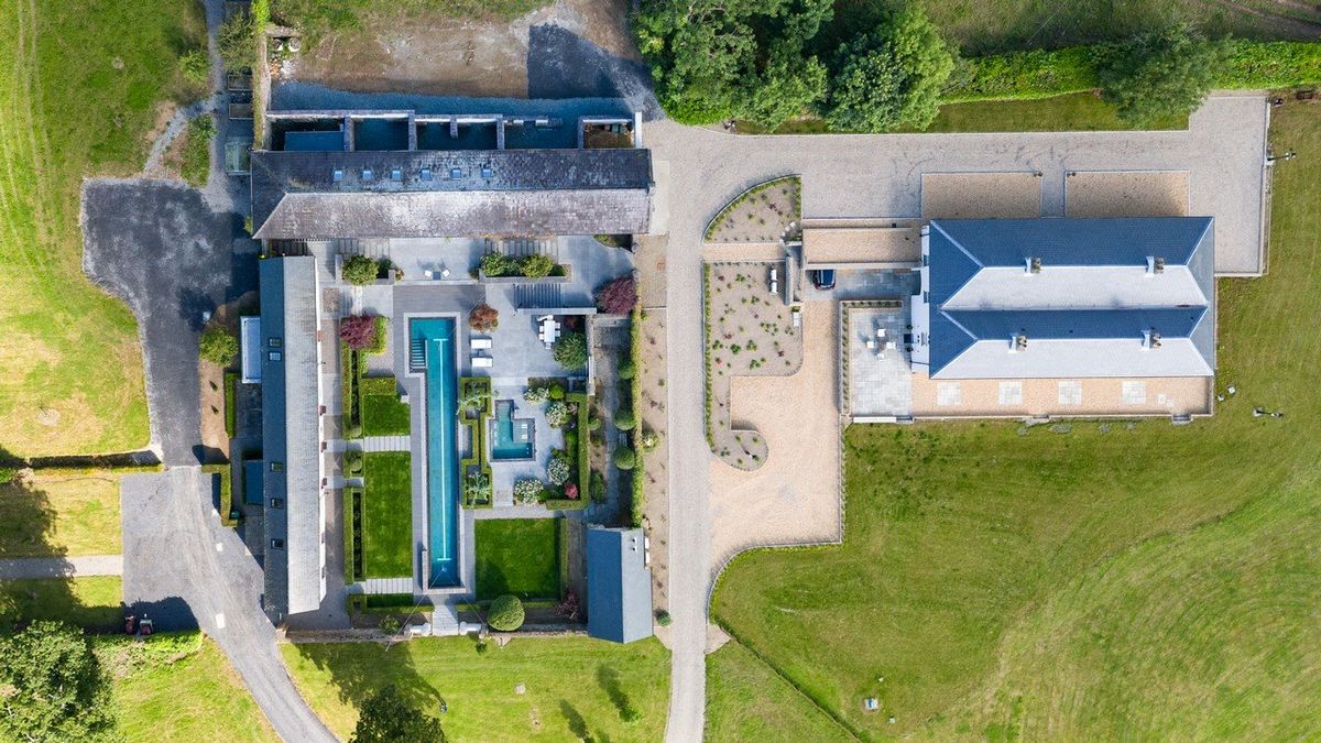 Regency Style Residence For Sale: Pembrokestown House, Gaulstown, Butlerstown, Co. Waterford Regency Style Residence For Sale: Pembrokestown House, Gaulstown, Butlerstown, Co. Waterford