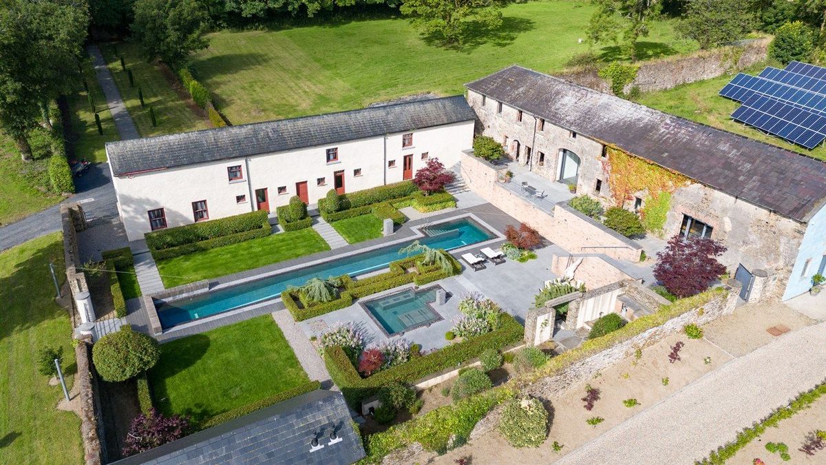 Regency Style Residence For Sale: Pembrokestown House, Gaulstown, Butlerstown, Co. Waterford Regency Style Residence For Sale: Pembrokestown House, Gaulstown, Butlerstown, Co. Waterford