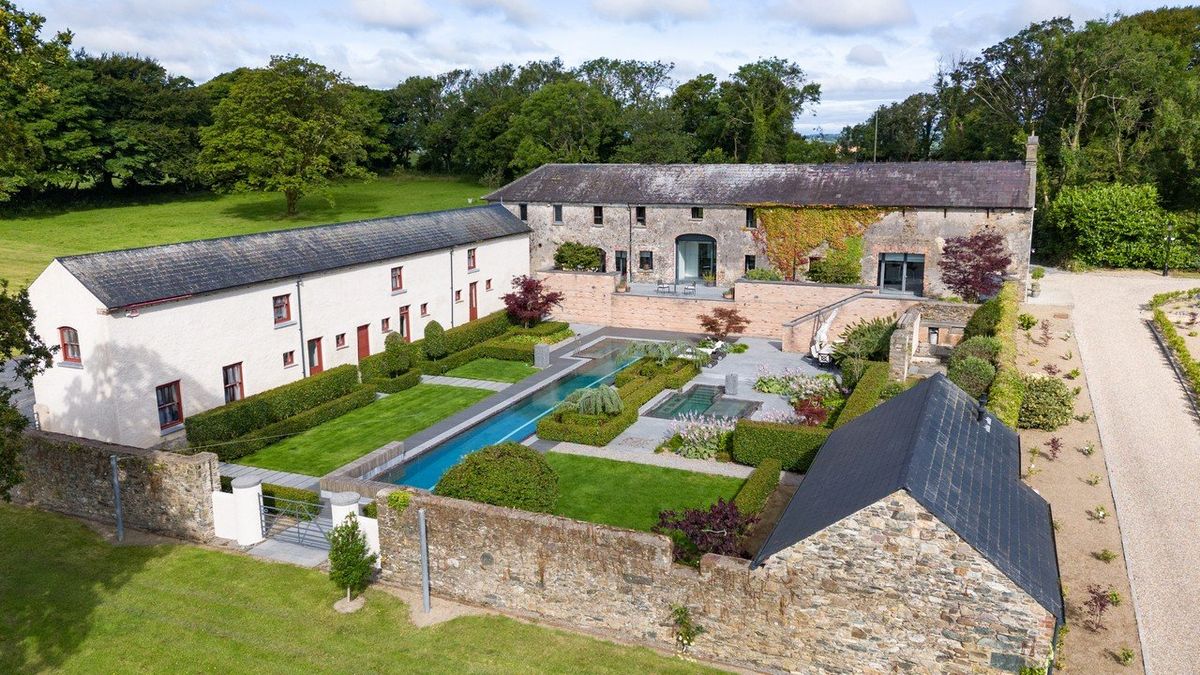 Regency Style Residence For Sale: Pembrokestown House, Gaulstown, Butlerstown, Co. Waterford Regency Style Residence For Sale: Pembrokestown House, Gaulstown, Butlerstown, Co. Waterford