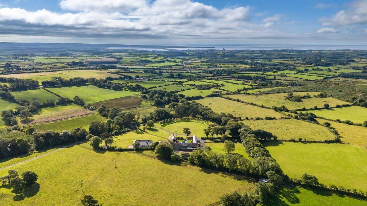 Regency Style Residence For Sale: Pembrokestown House, Gaulstown, Butlerstown, Co. Waterford Regency Style Residence For Sale: Pembrokestown House, Gaulstown, Butlerstown, Co. Waterford