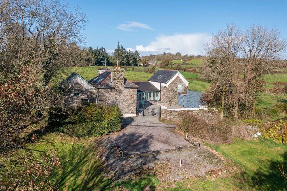 Country Cottage For Sale: Riverbank Cottage, Lissalohorig, Skibbereen, Co. Cork Country Cottage For Sale: Riverbank Cottage, Lissalohorig, Skibbereen, Co. Cork