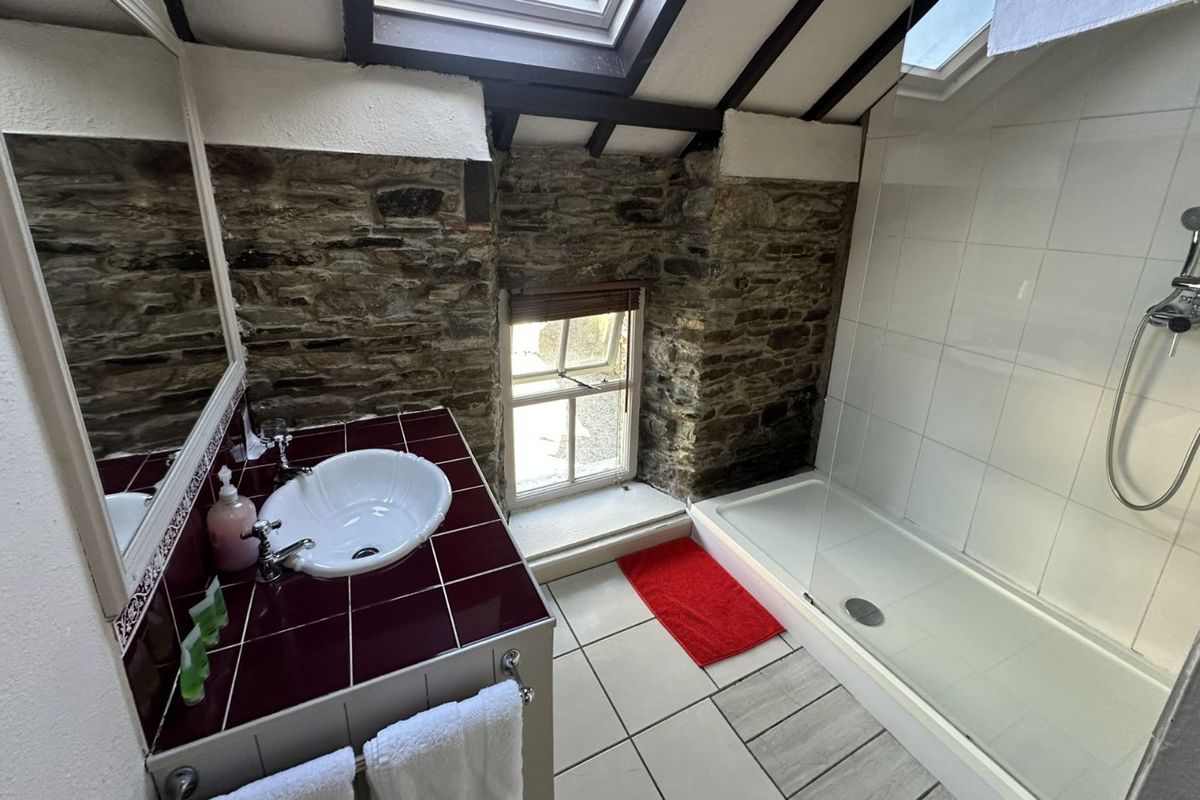 Country Cottage For Sale: Riverbank Cottage, Lissalohorig, Skibbereen, Co. Cork Country Cottage For Sale: Riverbank Cottage, Lissalohorig, Skibbereen, Co. Cork