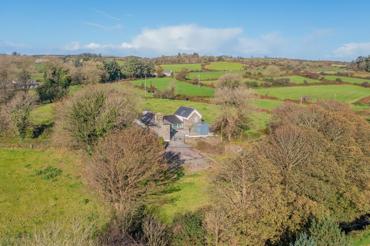 Country Cottage For Sale: Riverbank Cottage, Lissalohorig, Skibbereen, Co. Cork Country Cottage For Sale: Riverbank Cottage, Lissalohorig, Skibbereen, Co. Cork