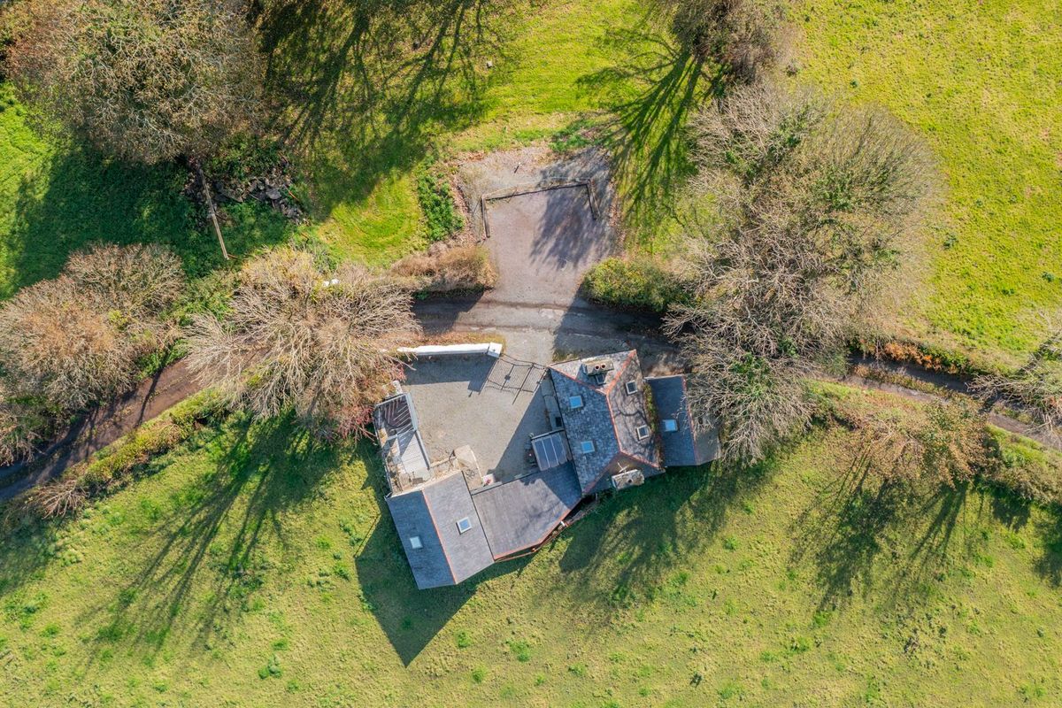Country Cottage For Sale: Riverbank Cottage, Lissalohorig, Skibbereen, Co. Cork Country Cottage For Sale: Riverbank Cottage, Lissalohorig, Skibbereen, Co. Cork