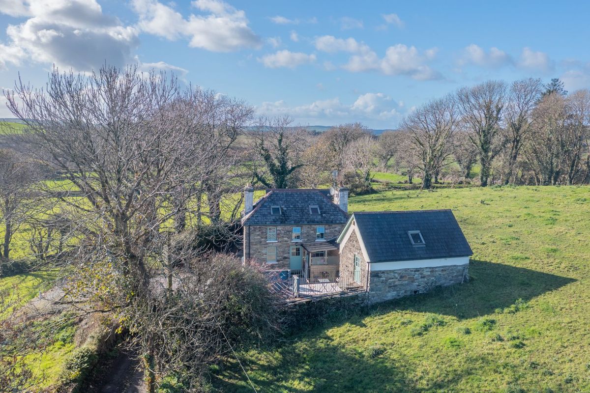 Country Cottage For Sale: Riverbank Cottage, Lissalohorig, Skibbereen, Co. Cork Country Cottage For Sale: Riverbank Cottage, Lissalohorig, Skibbereen, Co. Cork