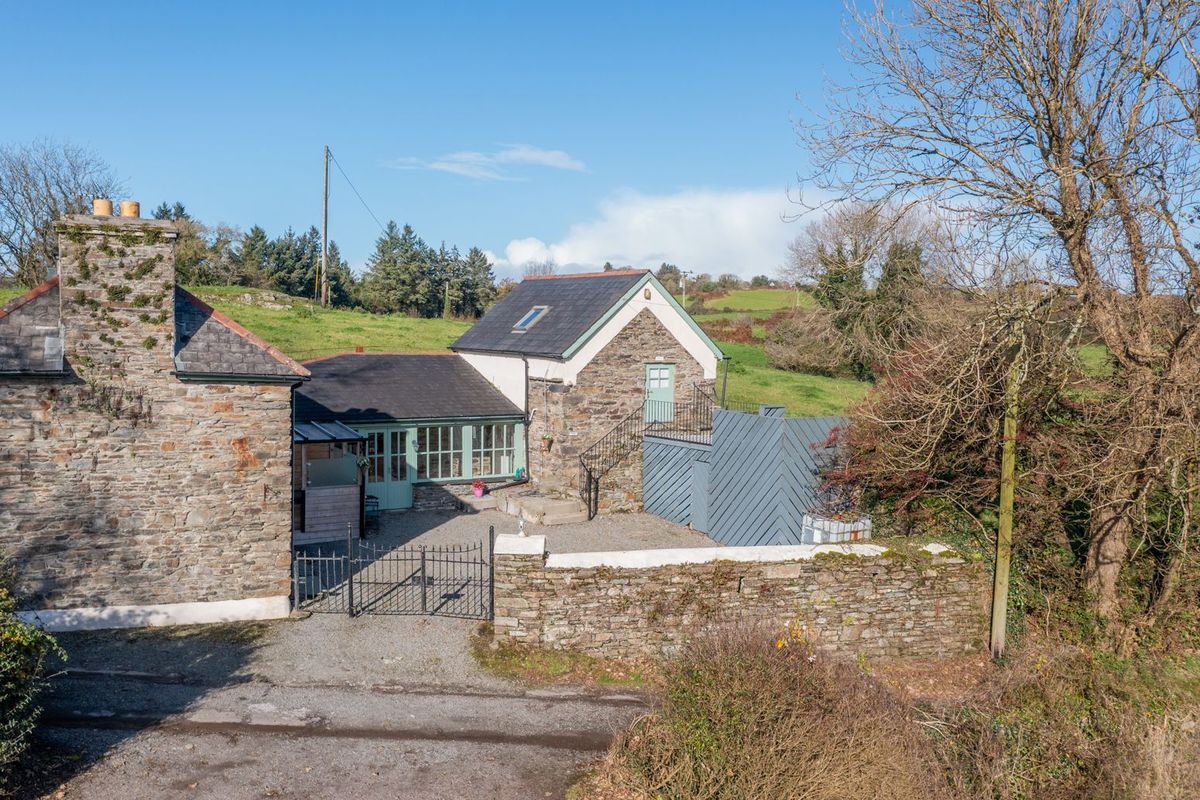 Country Cottage For Sale: Riverbank Cottage, Lissalohorig, Skibbereen, Co. Cork Country Cottage For Sale: Riverbank Cottage, Lissalohorig, Skibbereen, Co. Cork