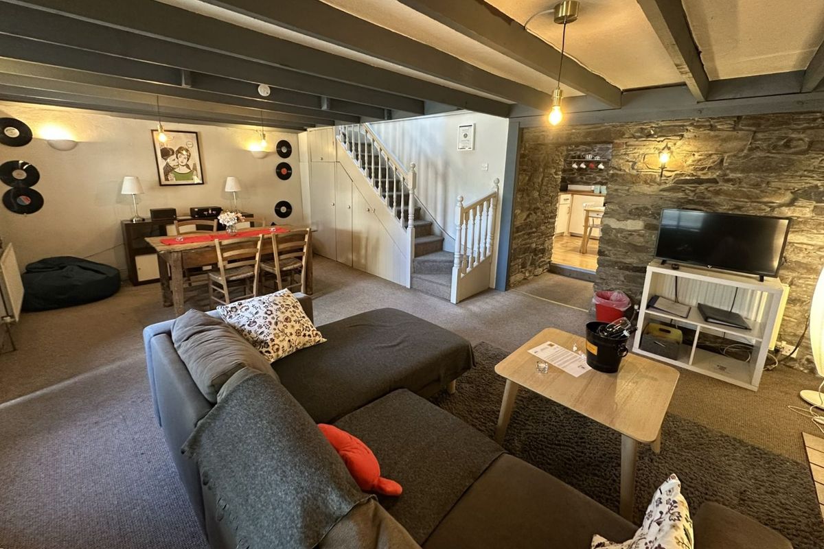 Country Cottage For Sale: Riverbank Cottage, Lissalohorig, Skibbereen, Co. Cork Country Cottage For Sale: Riverbank Cottage, Lissalohorig, Skibbereen, Co. Cork