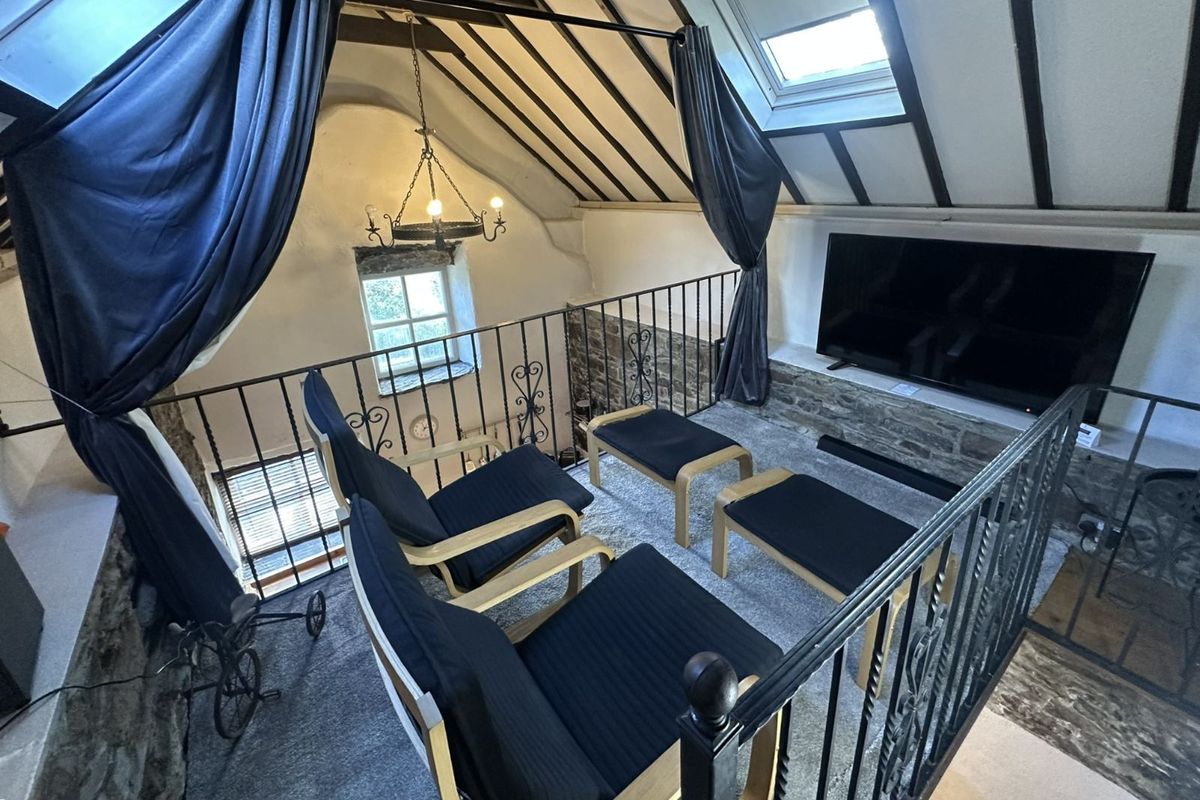 Country Cottage For Sale: Riverbank Cottage, Lissalohorig, Skibbereen, Co. Cork Country Cottage For Sale: Riverbank Cottage, Lissalohorig, Skibbereen, Co. Cork