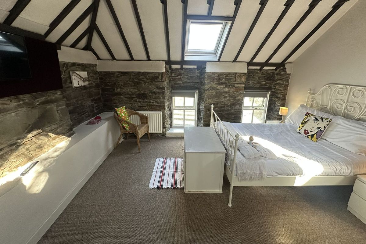 Country Cottage For Sale: Riverbank Cottage, Lissalohorig, Skibbereen, Co. Cork Country Cottage For Sale: Riverbank Cottage, Lissalohorig, Skibbereen, Co. Cork