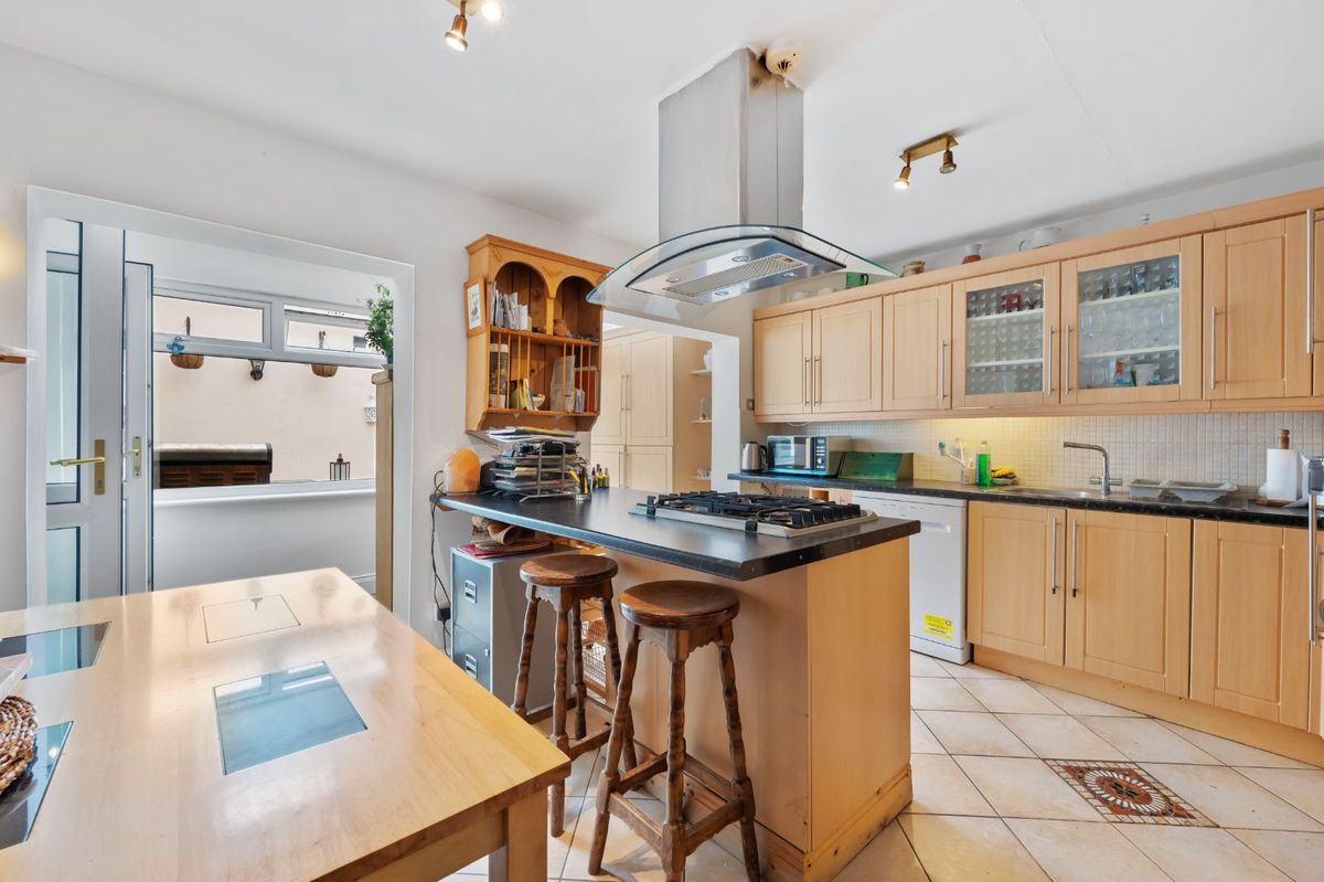 Victorian Property For Sale: Robin Hill, Lake Road, Cobh, Co. Cork Victorian Property For Sale: Robin Hill, Lake Road, Cobh, Co. Cork