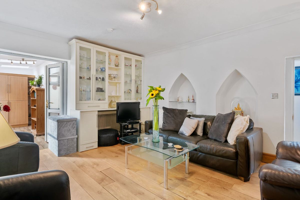 Victorian Property For Sale: Robin Hill, Lake Road, Cobh, Co. Cork Victorian Property For Sale: Robin Hill, Lake Road, Cobh, Co. Cork