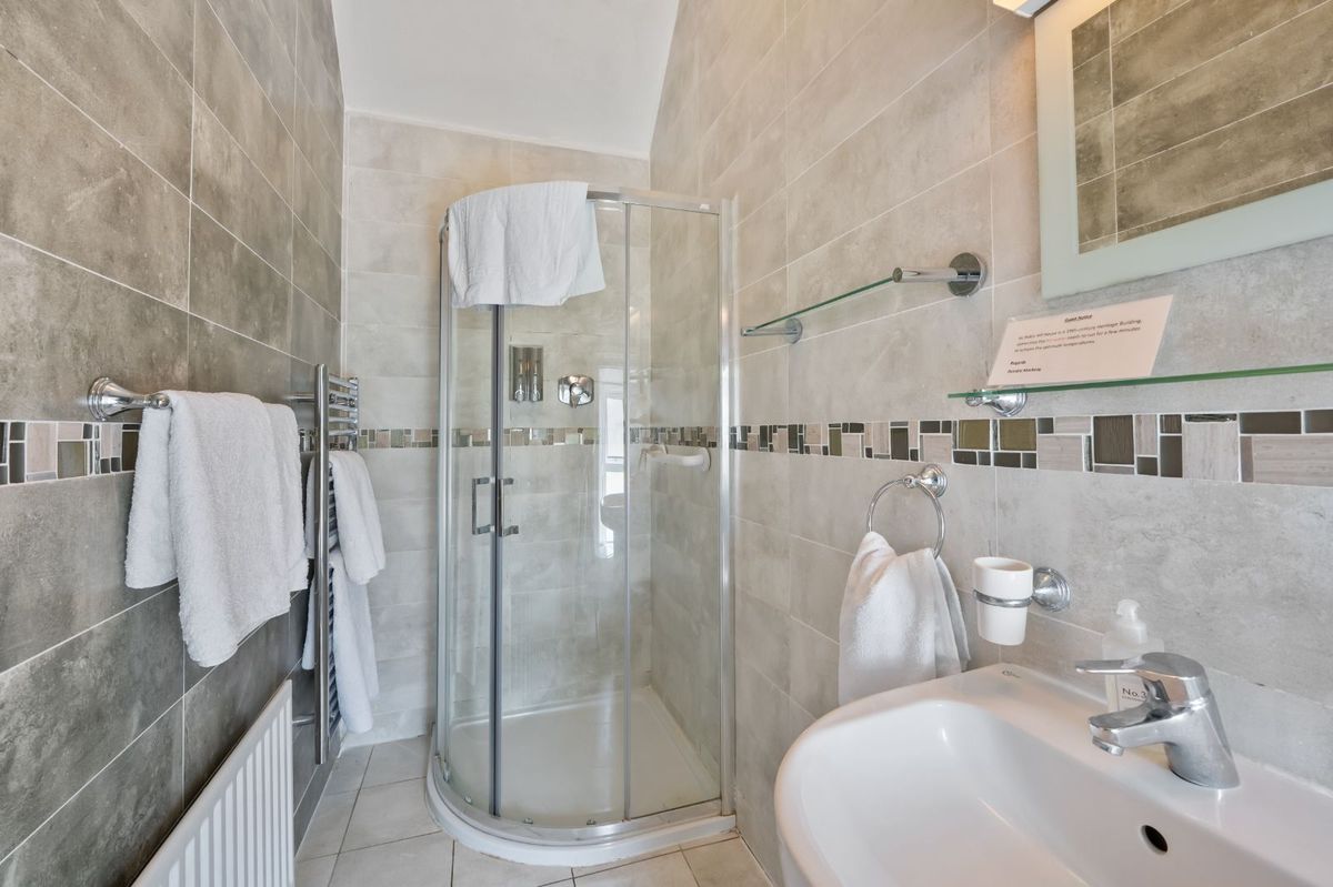 Victorian Property For Sale: Robin Hill, Lake Road, Cobh, Co. Cork Victorian Property For Sale: Robin Hill, Lake Road, Cobh, Co. Cork