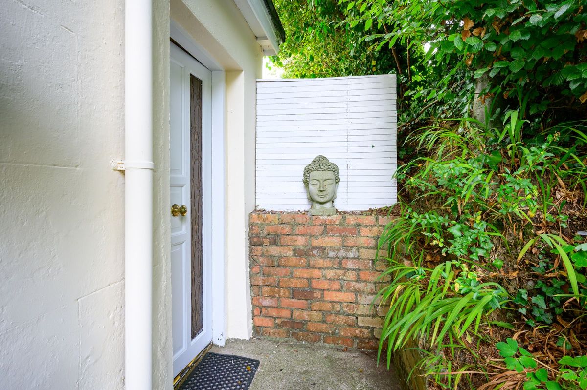 Victorian Property For Sale: Robin Hill, Lake Road, Cobh, Co. Cork Victorian Property For Sale: Robin Hill, Lake Road, Cobh, Co. Cork