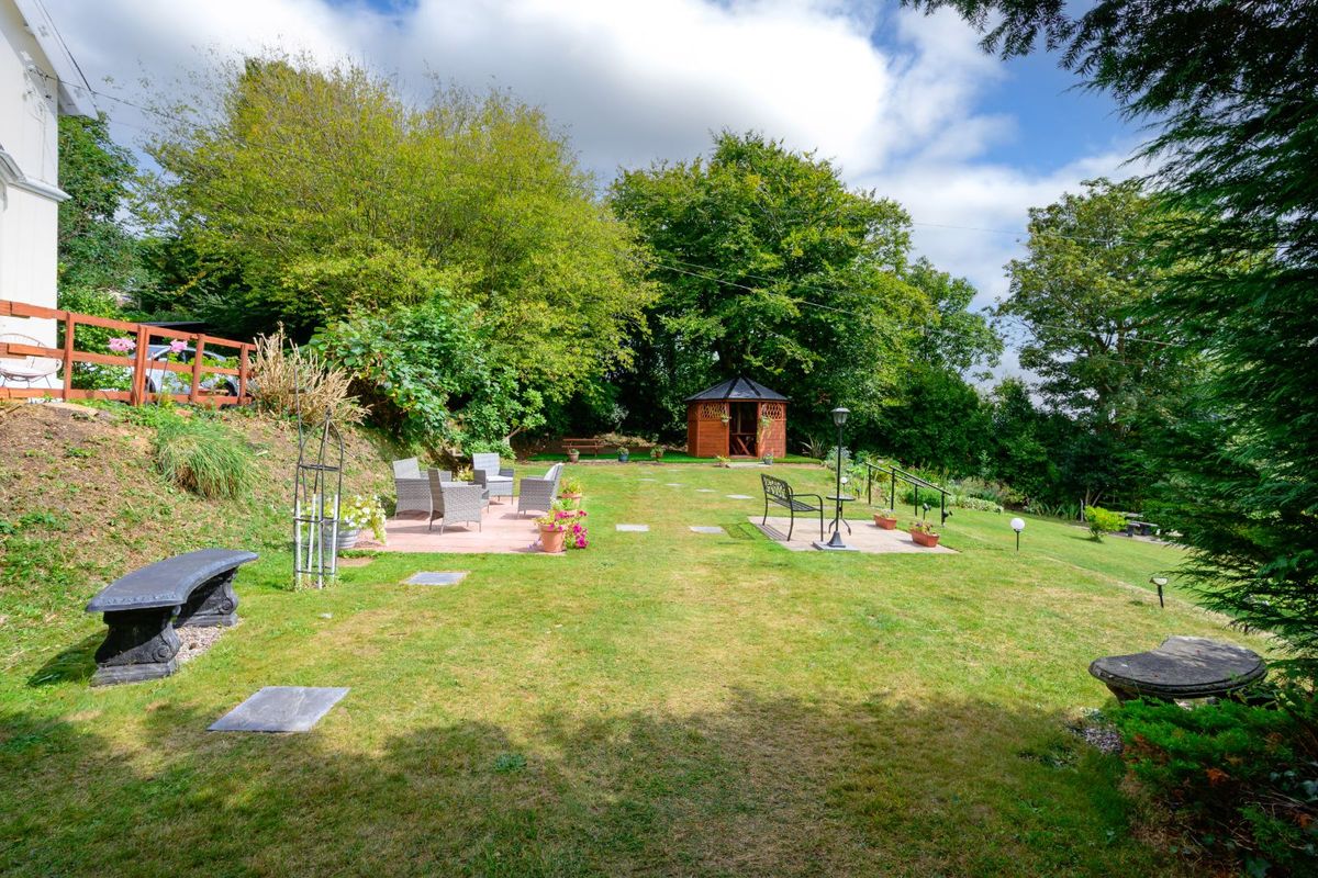 Victorian Property For Sale: Robin Hill, Lake Road, Cobh, Co. Cork Victorian Property For Sale: Robin Hill, Lake Road, Cobh, Co. Cork