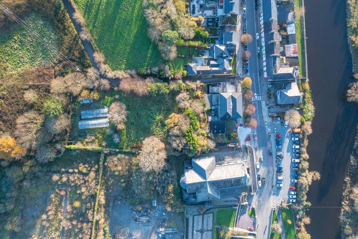 Period Property For Sale: Sutherland Centre, 73-74 North Street, Skibbereen, Co. Cork Period Property For Sale: Sutherland Centre, 73-74 North Street, Skibbereen, Co. Cork