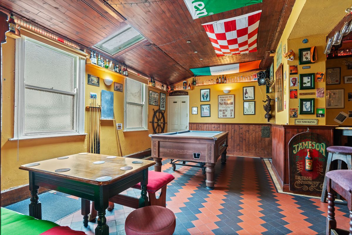 Victorian Building For Sale: The Marine Bar, Upper Strand, Youghal, Co. Cork Victorian Building For Sale: The Marine Bar, Upper Strand, Youghal, Co. Cork