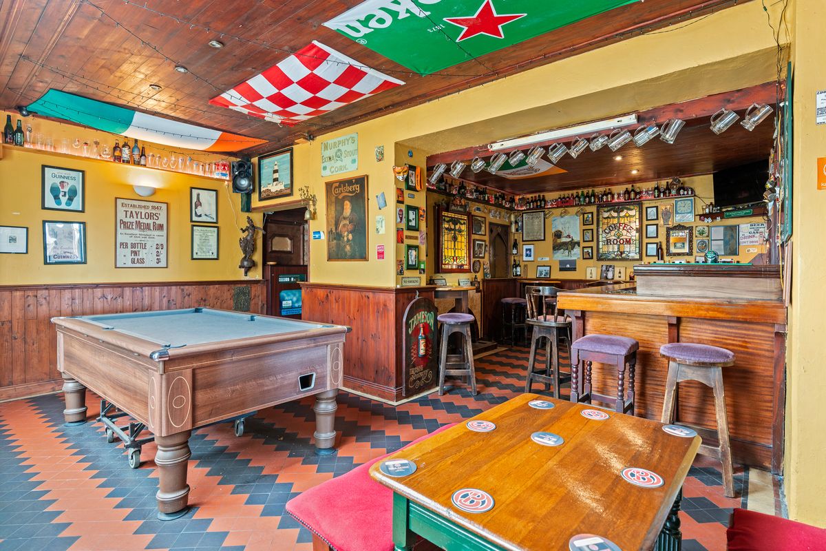 Victorian Building For Sale: The Marine Bar, Upper Strand, Youghal, Co. Cork Victorian Building For Sale: The Marine Bar, Upper Strand, Youghal, Co. Cork