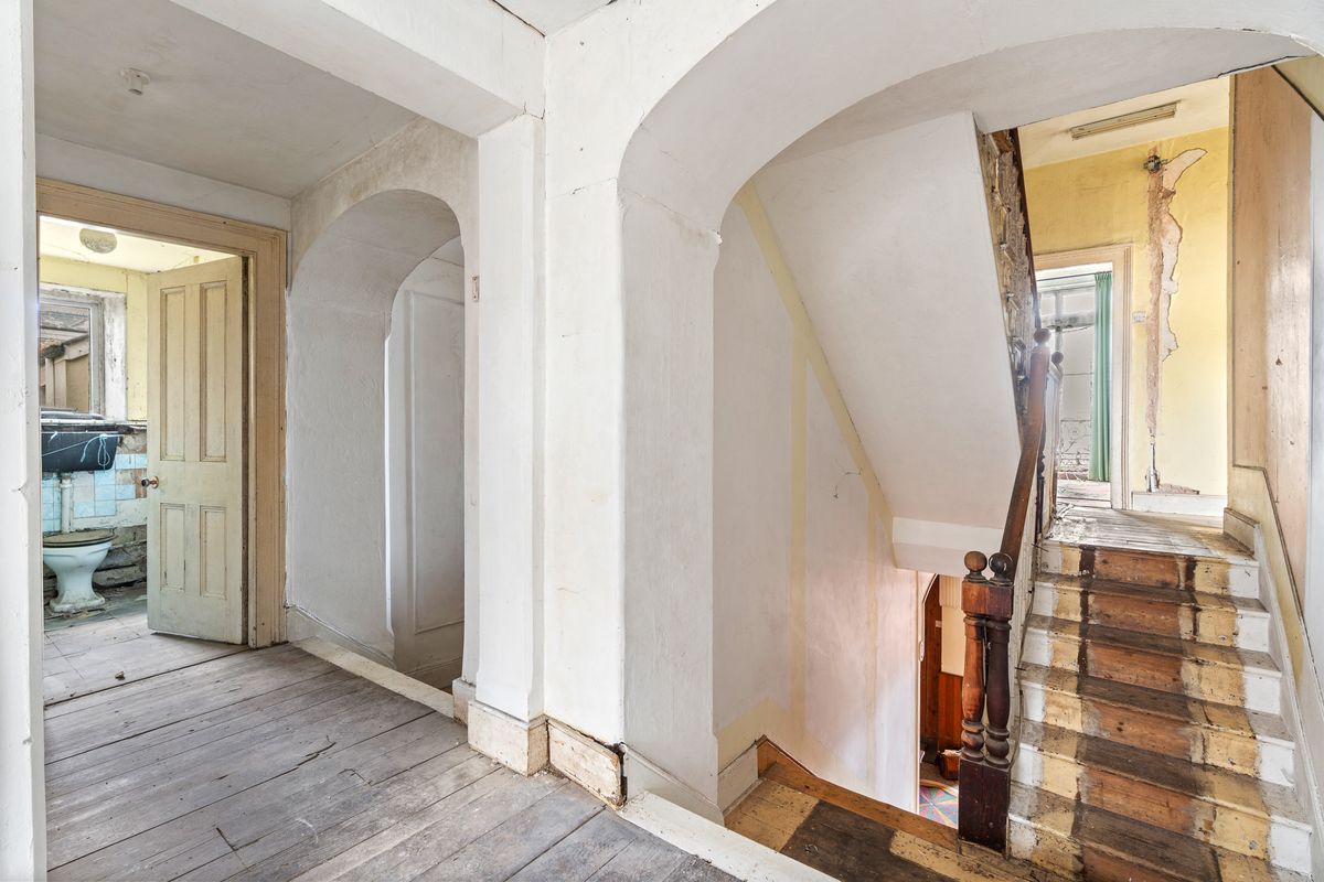 Victorian Building For Sale: The Marine Bar, Upper Strand, Youghal, Co. Cork Victorian Building For Sale: The Marine Bar, Upper Strand, Youghal, Co. Cork