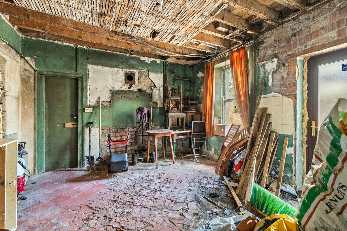 Victorian Building For Sale: The Marine Bar, Upper Strand, Youghal, Co. Cork Victorian Building For Sale: The Marine Bar, Upper Strand, Youghal, Co. Cork