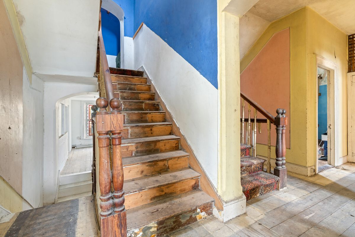 Victorian Building For Sale: The Marine Bar, Upper Strand, Youghal, Co. Cork Victorian Building For Sale: The Marine Bar, Upper Strand, Youghal, Co. Cork