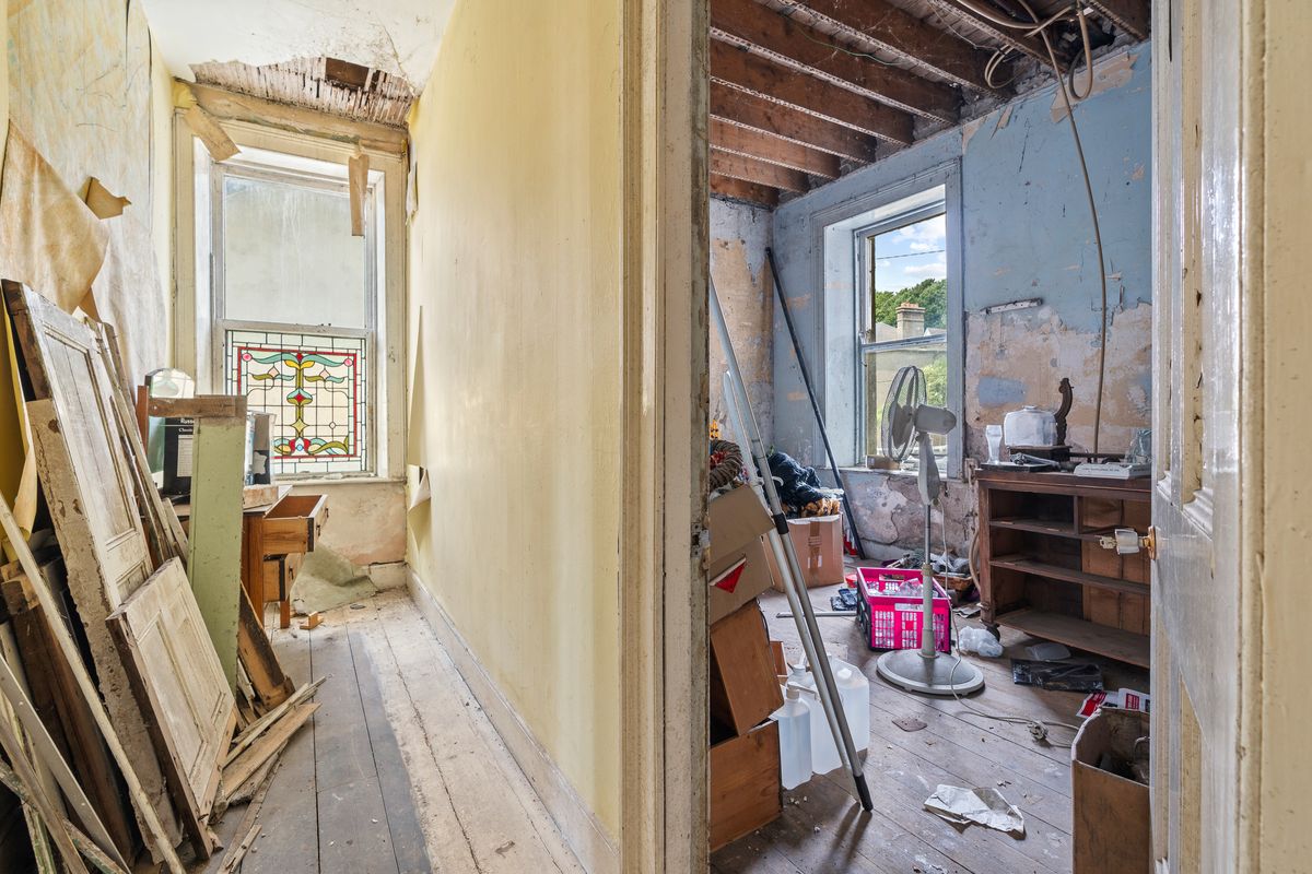 Victorian Building For Sale: The Marine Bar, Upper Strand, Youghal, Co. Cork Victorian Building For Sale: The Marine Bar, Upper Strand, Youghal, Co. Cork