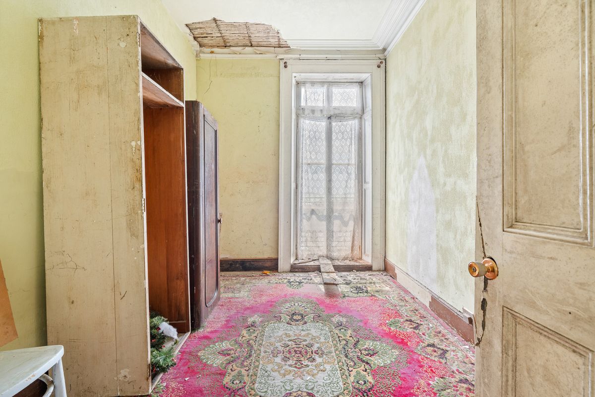 Victorian Building For Sale: The Marine Bar, Upper Strand, Youghal, Co. Cork Victorian Building For Sale: The Marine Bar, Upper Strand, Youghal, Co. Cork