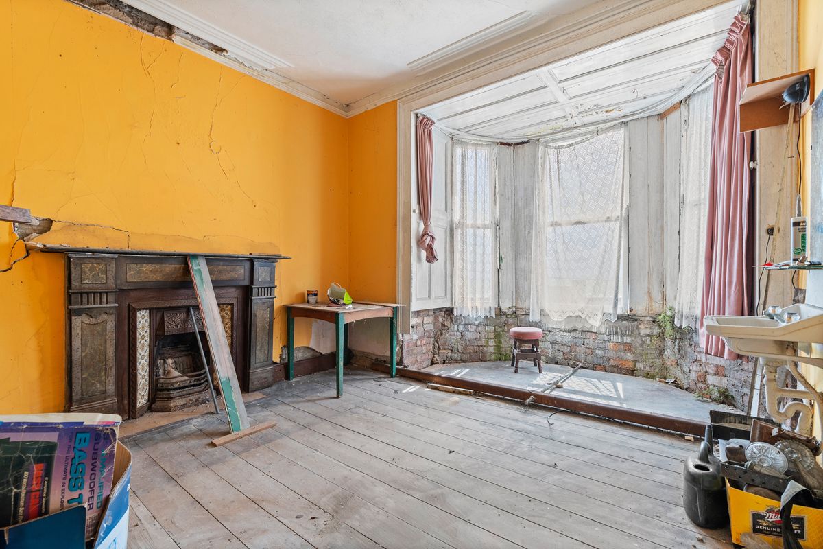 Victorian Building For Sale: The Marine Bar, Upper Strand, Youghal, Co. Cork Victorian Building For Sale: The Marine Bar, Upper Strand, Youghal, Co. Cork