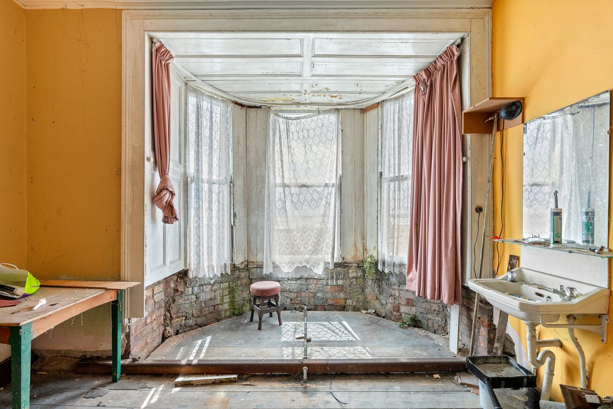 Victorian Building For Sale: The Marine Bar, Upper Strand, Youghal, Co. Cork Victorian Building For Sale: The Marine Bar, Upper Strand, Youghal, Co. Cork